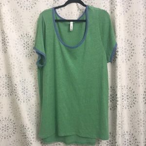 LulaRoe 3XL Classic Tee - Kelly green and blue.